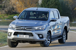 Toyota Hilux 2.4 150D 4x4 Aut VXL Pick up Exterior Frontal-Lateral 4 puertas