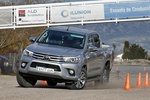 Toyota Hilux 2.4 150D 4x4 Aut VXL Pick up Exterior Frontal-Lateral 4 puertas