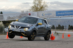 Nissan Juke DIG-T 115 CV 4x2 Tekna Todo terreno Gris con paquete Amarillo San Diego Exterior Frontal 5 puertas