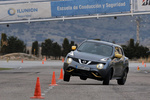 Nissan Juke DIG-T 115 CV 4x2 Tekna Todo terreno Gris con paquete Amarillo San Diego Exterior Frontal 5 puertas