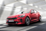KIA Stinger  3.3 T-GDI 4x4 370 CV GT Turismo HiChroma Red Exterior Frontal-Lateral 5 puertas