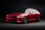 KIA Stinger  3.3 T-GDI 4x4 370 CV GT Turismo HiChroma Red Exterior Lateral-Frontal 5 puertas