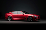 KIA Stinger  3.3 T-GDI 4x4 370 CV GT Turismo HiChroma Red Exterior Lateral 5 puertas