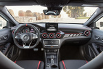 Mercedes-Benz GLA AMG GLA 45 4MATIC AMG GLA 45 4MATIC Todo terreno Interior Salpicadero 5 puertas