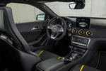 Mercedes-Benz GLA AMG GLA 45 4MATIC Yellow Night Edition AMG GLA 45 4MATIC Yellow Night Edition Todo terreno Interior Salpicadero 5 puertas