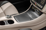 Mercedes-Benz GLA 250 4MATIC AMG Line Todo terreno Interior Consola Central 5 puertas