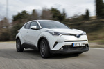 Toyota C-HR 1.8 Hybrid Advance Todo terreno Blanco Perlado Exterior Lateral-Frontal 5 puertas
