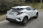Toyota C-HR 1.8 Hybrid Advance Todo terreno Blanco Perlado Exterior Posterior-Lateral 5 puertas