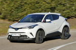 Toyota C-HR 1.8 Hybrid Advance Todo terreno Blanco Perlado Exterior Frontal-Lateral 5 puertas