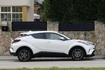 Toyota C-HR 1.8 Hybrid Advance Todo terreno Blanco Perlado Exterior Lateral 5 puertas