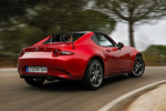 Mazda MX-5 RF 2.0 160 CV i-Stop RF Luxury Pack Sport Descapotable Red Soul Exterior Lateral-Posterior 2 puertas
