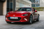 Mazda MX-5 RF 2.0 160 CV i-Stop RF Luxury Pack Sport Descapotable Red Soul Exterior Lateral-Frontal 2 puertas
