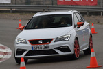 SEAT Le&oacute;n ST CUPRA 2.0 TSI 221 kW (300 CV) 4Drive DSG-7 Start ST CUPRA Turismo familiar Exterior Frontal-Lateral 5 puertas