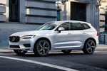 Volvo XC60 Recharge PHEV T8 eAWD R-Design Todo terreno Exterior Frontal-Lateral 5 puertas