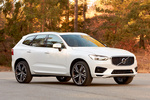 Volvo XC60 Recharge PHEV T8 eAWD R-Design Todo terreno Exterior Lateral-Frontal 5 puertas