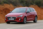 Hyundai i30 1.4 T-GDi 140 CV 7DCT Style Turismo Fiery Red Exterior Frontal-Lateral 5 puertas