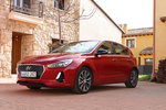 Hyundai i30 1.4 T-GDi 140 CV 7DCT Style Turismo Fiery Red Exterior Frontal-Lateral 5 puertas