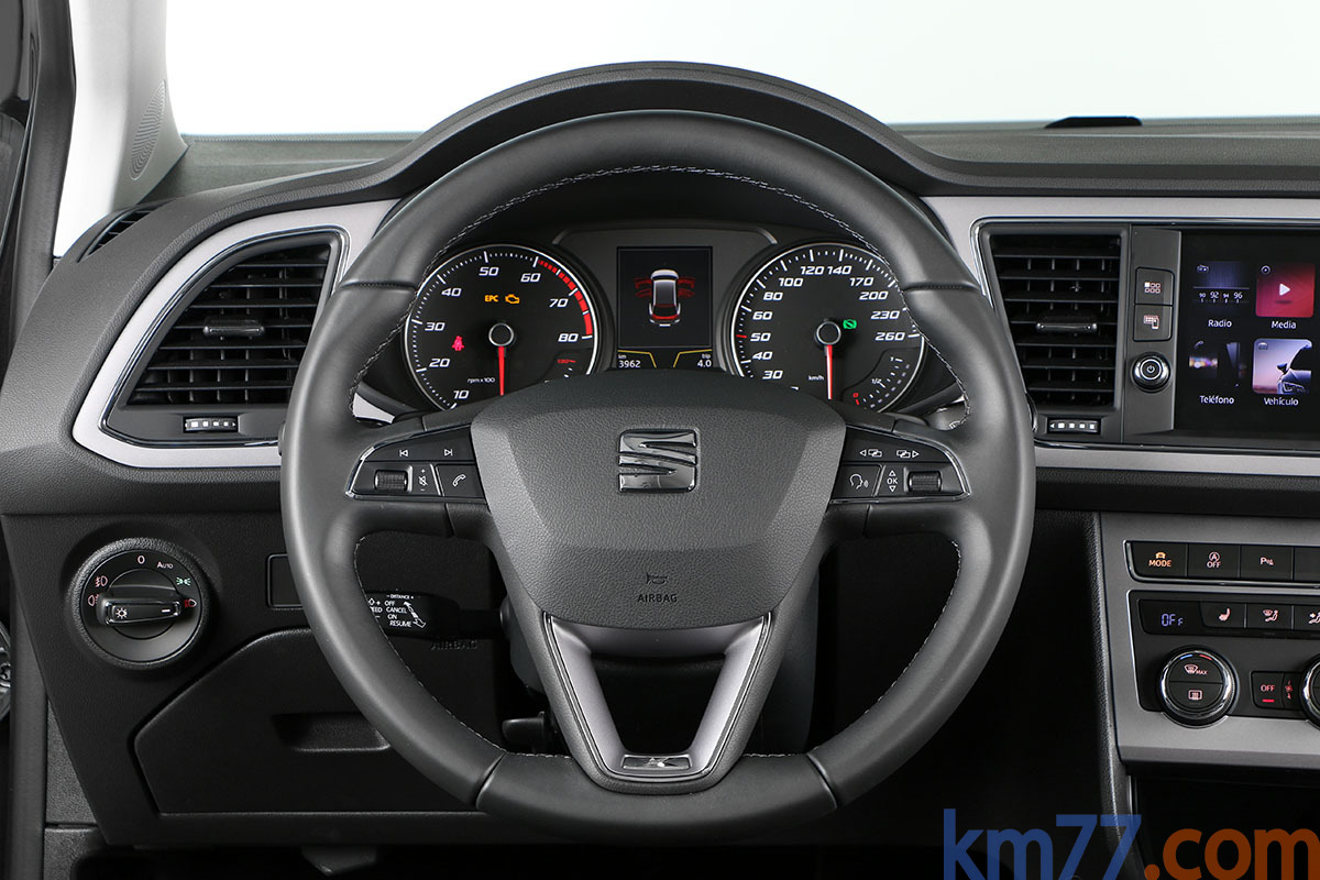 SEAT León  ST 1.4 TSI ACT 110 kW (150 CV) DSG-7 ST Xcellence Turismo familiar Interior Volante 5 puertas