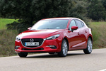 Mazda Mazda3 SKYACTIV-G 2.0 120 CV Luxury Turismo Soul Red Metallic Exterior Frontal-Lateral 5 puertas