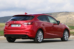 Mazda Mazda3 SKYACTIV-G 2.0 120 CV Luxury Turismo Soul Red Metallic Exterior Posterior-Lateral 5 puertas