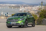 Mercedes-Benz GLA 200d 4MATIC Gama GLA Todo terreno Verde Elba&iacute;ta Metalizado Exterior Frontal 5 puertas