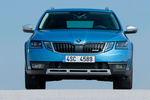 Skoda Scout Turismo familiar Azul Race Metalizado Exterior Frontal 5 puertas