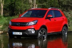 SsangYong Korando D22T 4x2 Aut. Limited Todo terreno Flaming Red Exterior Frontal-Lateral 5 puertas
