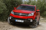 SsangYong Korando D22T 4x2 Aut. Limited Todo terreno Flaming Red Exterior Frontal 5 puertas