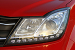 SsangYong Korando D22T 4x2 Aut. Limited Todo terreno Flaming Red Exterior Faro 5 puertas