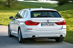 BMW Serie 5 520d Luxury Line Turismo familiar Alpinweiss Exterior Posterior-Lateral 5 puertas