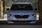 Skoda Superb 2.0 TDI 190 CV AdBlue DSG 4x4 Combi Sportline Turismo familiar Blanco Candy Exterior Frontal 5 puertas