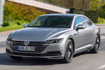 Volkswagen Arteon 2.0 TDI 4MOTION 176 kW (240 CV) DSG 7 vel. Elegance Turismo Plata pirita metalizado Exterior Frontal-Lateral 5 puertas
