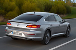 Volkswagen Arteon 2.0 TDI 4MOTION 176 kW (240 CV) DSG 7 vel. Elegance Turismo Plata pirita metalizado Exterior Posterior-Lateral 5 puertas