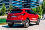Nissan Qashqai DIG-T 163 Tekna Todo terreno Rojo Fusi&oacute;n Met&aacute;lico Exterior Posterior-Lateral 5 puertas