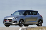 Suzuki Swift 1.2 SHVS GLX Turismo Plata Premium Metalizado con Techo Negro Exterior Lateral-Frontal 5 puertas