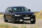 Volvo V90 Cross Country D5 AWD Aut. Cross Country Turismo familiar Onyx Black Metallic Exterior Lateral-Frontal 5 puertas