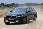 Volvo V90 Cross Country D5 AWD Aut. Cross Country Turismo familiar Onyx Black Metallic Exterior Frontal-Lateral 5 puertas