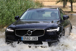 Volvo V90 Cross Country D5 AWD Aut. Cross Country Turismo familiar Onyx Black Metallic Exterior Frontal-Lateral 5 puertas