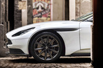 Aston Martin DB11 4.0 V8 Coup&eacute; Exterior Llanta 2 puertas