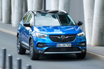 Opel Grandland X Gama Grandland X Gama Grandland X Monovolumen Exterior Frontal-Lateral 5 puertas