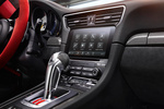Porsche 911 GT2 RS GT2 RS Coup&eacute; Interior Consola Central 2 puertas