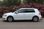 Volkswagen Golf 1.0 TSI 81 kW (110 CV) Edition Turismo Blanco Oryx efecto perla Exterior Lateral 3 puertas