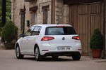 Volkswagen Golf 1.0 TSI 81 kW (110 CV) Edition Turismo Blanco Oryx efecto perla Exterior Lateral-Posterior 3 puertas