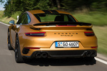 Porsche 911 Turbo S Exclusive Series Exclusive Series Coup&eacute; Golden Yellow Metallic Exterior Posterior 2 puertas