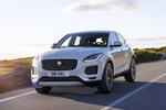 Jaguar E-PACE Gama E-PACE SE Todo terreno Yulong White Exterior Frontal-Lateral 5 puertas