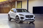 Jaguar E-PACE Gama E-PACE SE Todo terreno Yulong White Exterior Frontal-Lateral 5 puertas