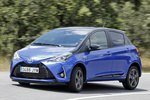 Toyota Yaris 100H Feel! Turismo Bi-tono Azul Exterior Lateral-Frontal 5 puertas