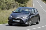 Toyota Yaris 110 Feel! Turismo Gris Grafito Exterior Lateral-Frontal 5 puertas