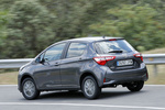 Toyota Yaris 110 Feel! Turismo Gris Grafito Exterior Lateral-Posterior 5 puertas