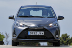 Toyota Yaris 110 Feel! Turismo Gris Grafito Exterior Frontal 5 puertas